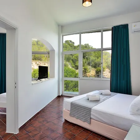 Apartamento Loucerna Chania *