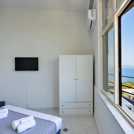 Loucerna Chania *