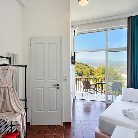 Apartment Loucerna Chania *