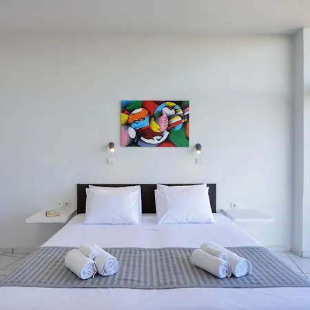 Loucerna Chania Апартаменти